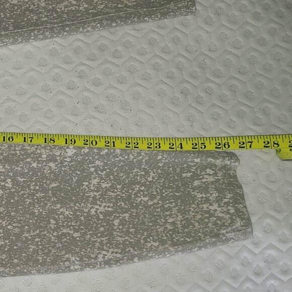 SPANX® SMALL ANKLE JEAN-ISH LEGGINGS WITH GRAY & CREAM MIX PATTERN - SIZE LARGE - Picture 16 of 16